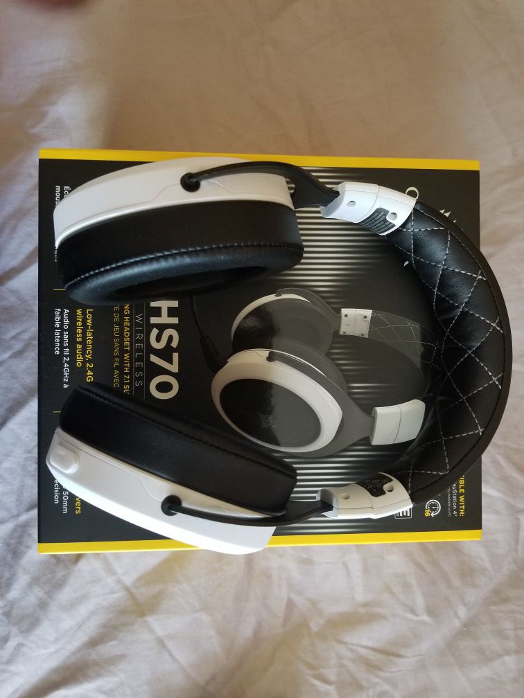 Corsair HS70 wireless gaming headset