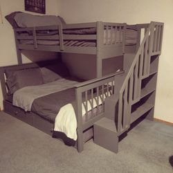 Twin Over Full Bunk Bed w/ Trundle