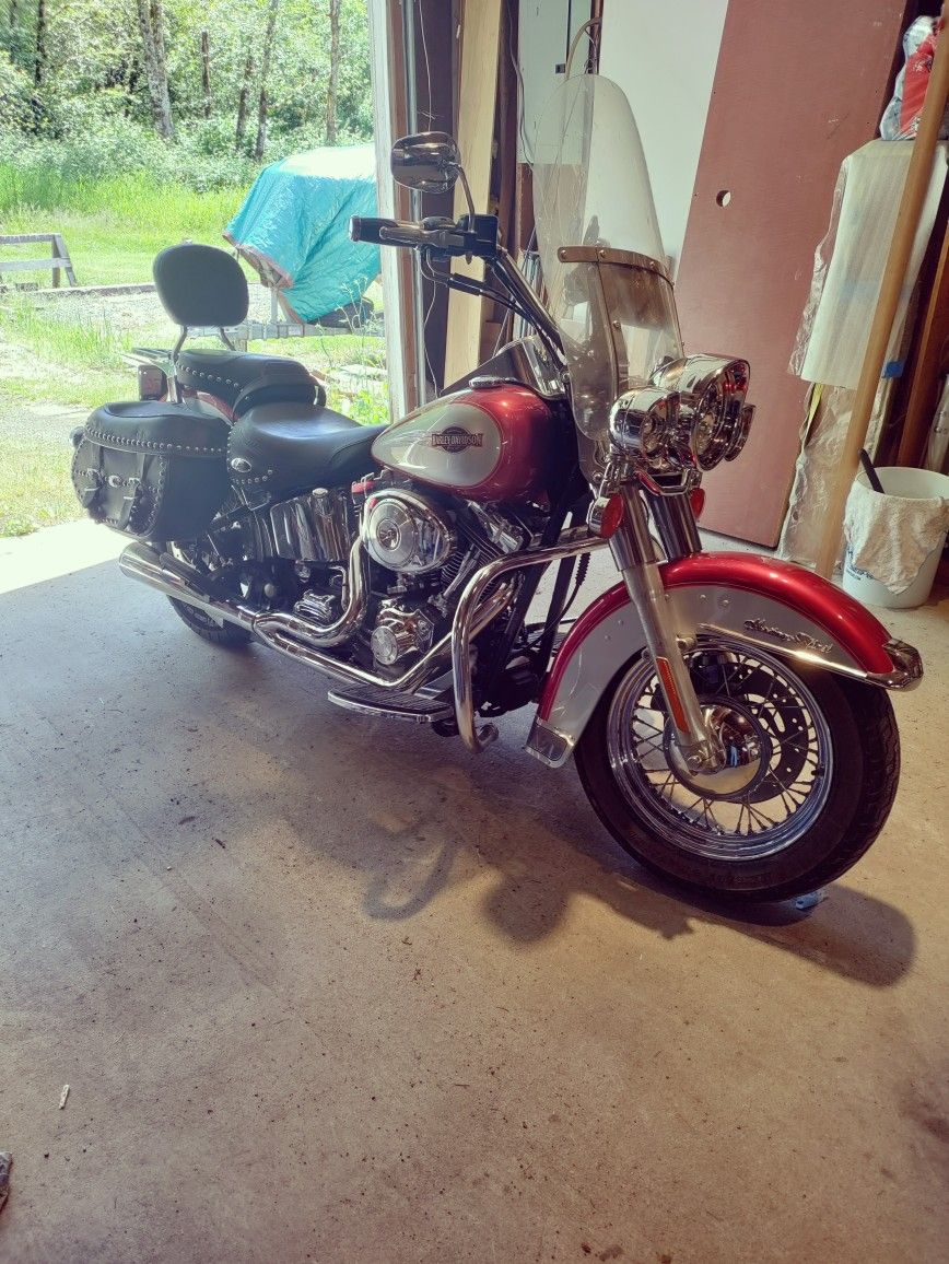 2005 Harley Davidson Heritage Softail Classic FLSTC
