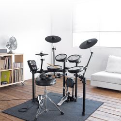 Electronic Drum Kit (Roland TD-11KV) + pedal and throne