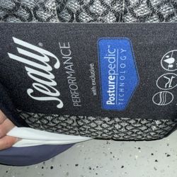 Twin Bed Sealy Posturepedic Mattress