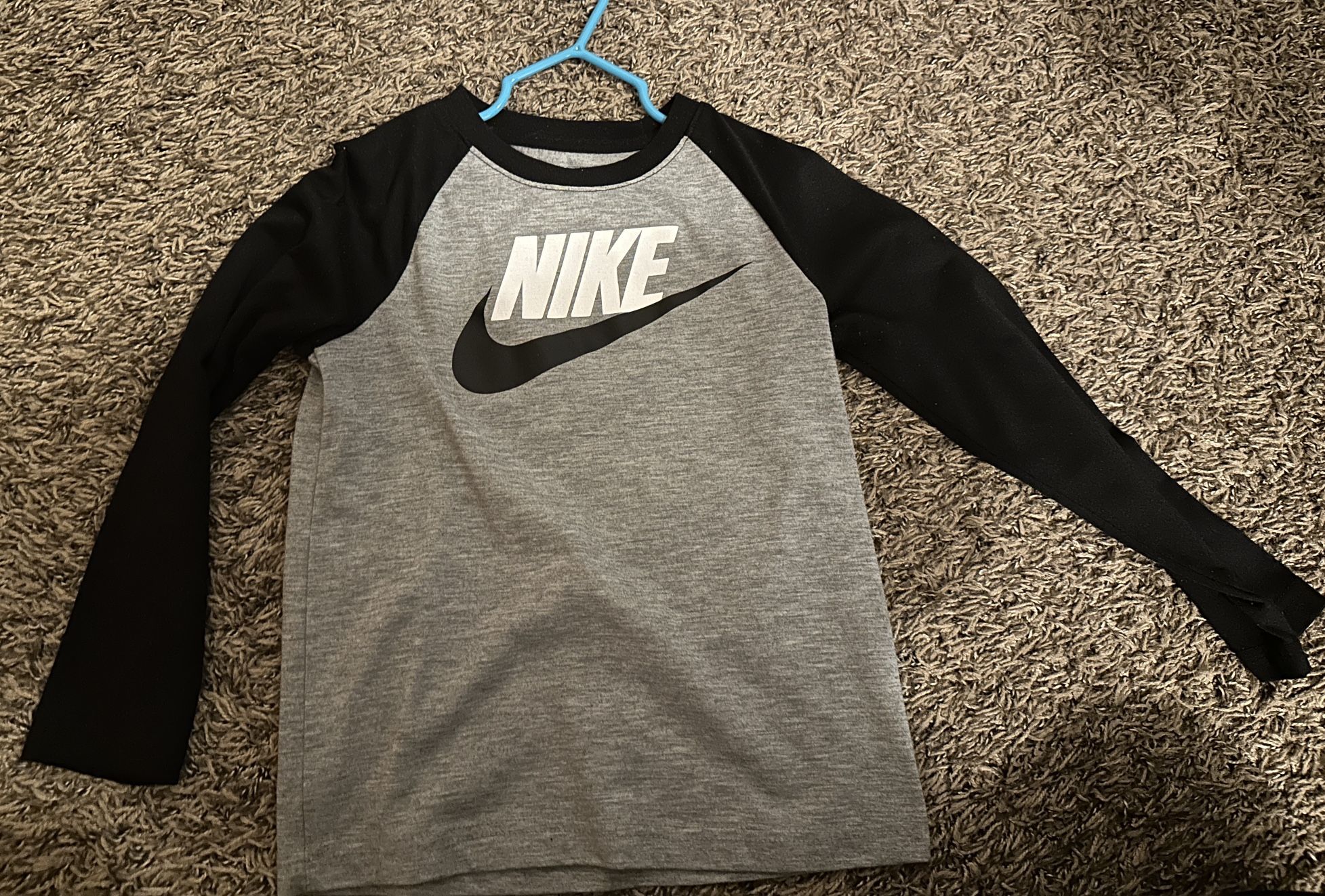 Size 7 Boys Nike Long Sleeve