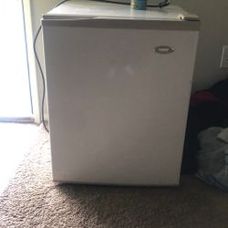 Mini Fridge 
