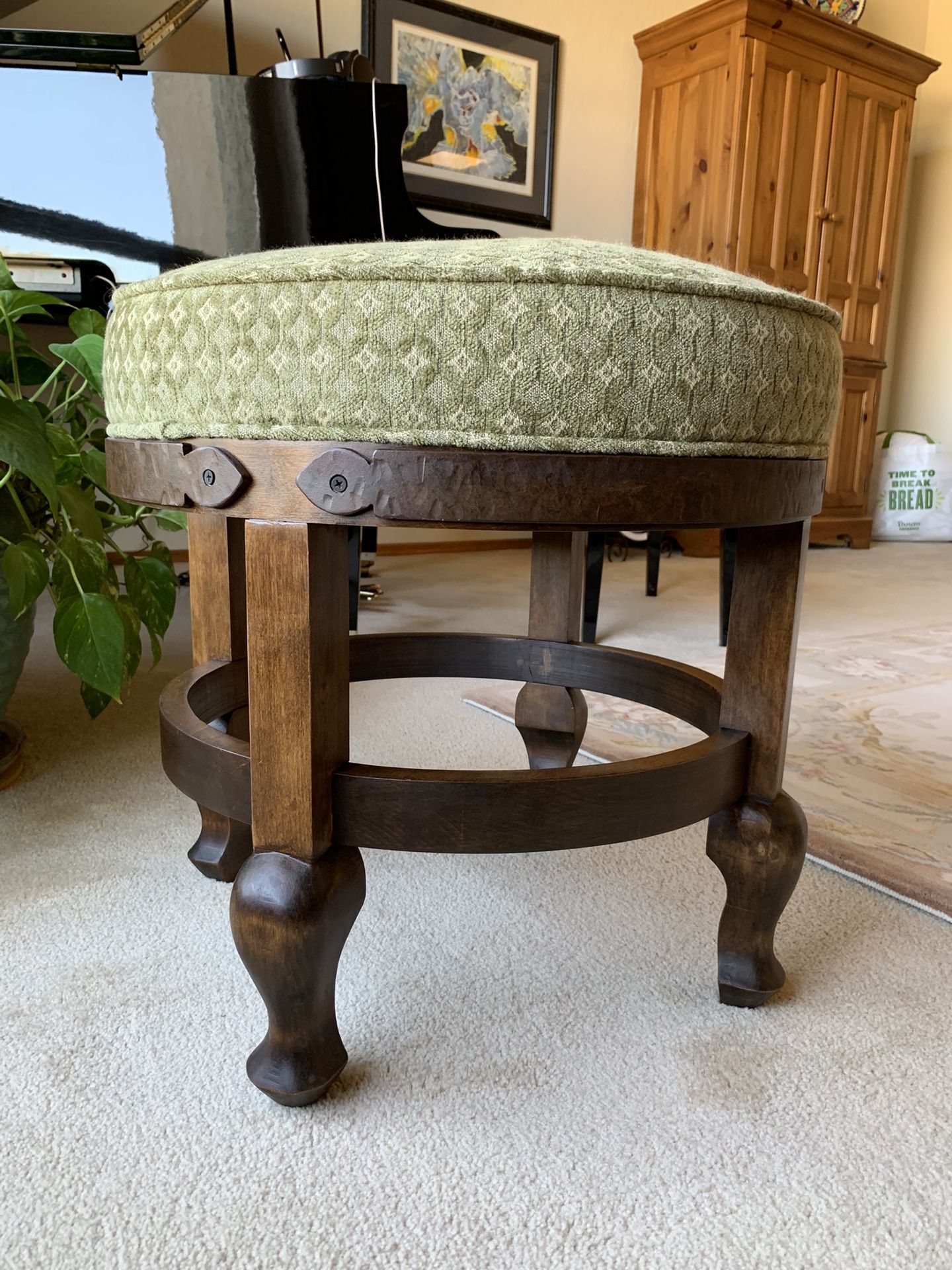 Round Vanity Seat / Ottoman