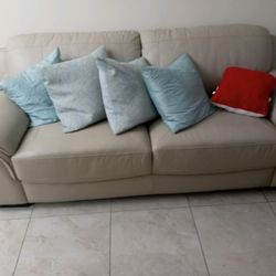 Couch And Recliners 