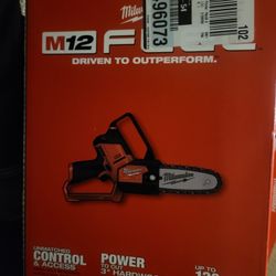Milwaukee M12 Fuel  Hatchet 6" Pruining Saw