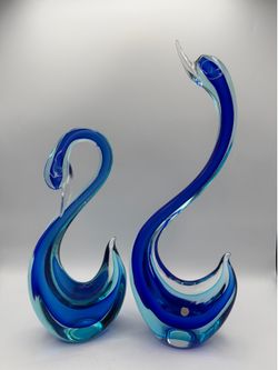 Beautiful Large Murano Glass Swans - Set of 2