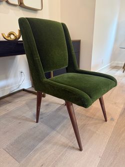 Mid-Century Modern Green Velvet Accent / Dining Chair – Walnut Legs