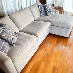 Beige Power Reclining Cloud Sectional Sofa Chaise - $2,500 Retail