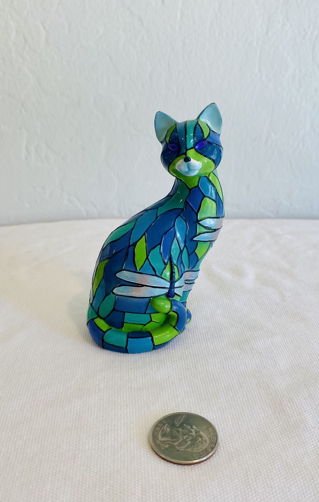Purr-fect Reflections of Tiffany Dragonfly Stained Glass Cat Figurine 2107a