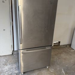 Refrigerator 
