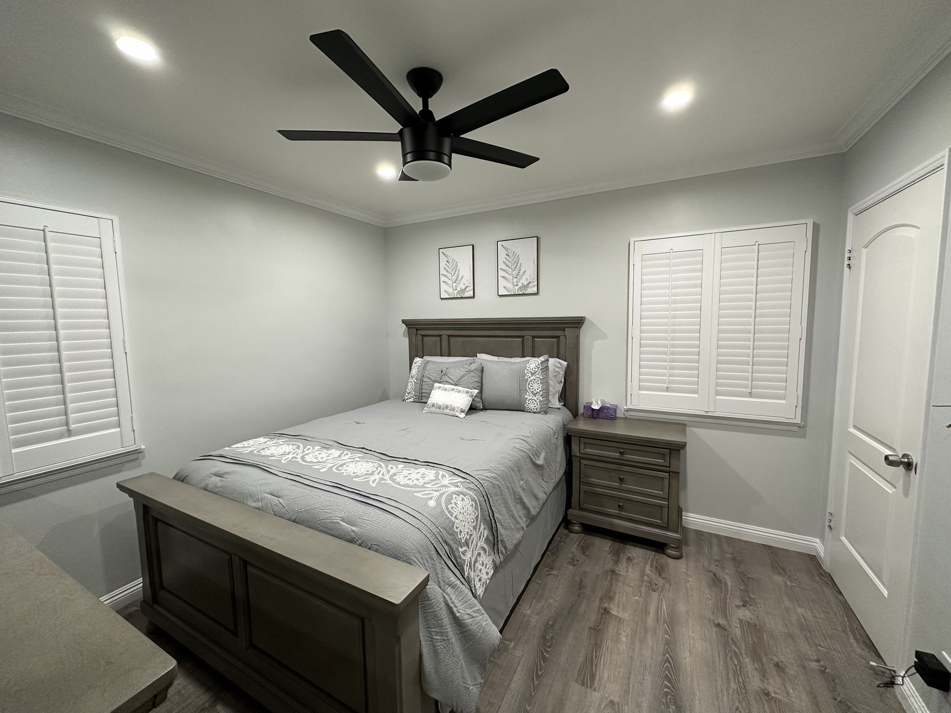 Bedroom Set Queen (Ashley’s Furniture)