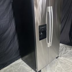 Whirlpool/Amana Side-by-side Stainless Steel Refrigerator 