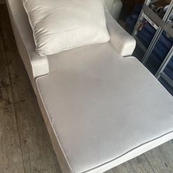 Nice Relaxing Chair 
