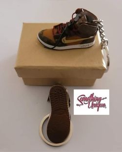 Min Shoe Keychain Set