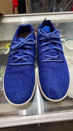 Size 9m Allbirds royal blue sneakers