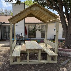Picnic Table With Roof