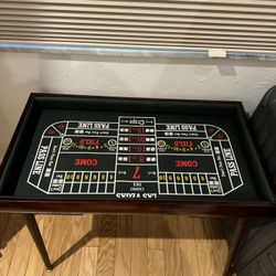 Gambling Table / Home 