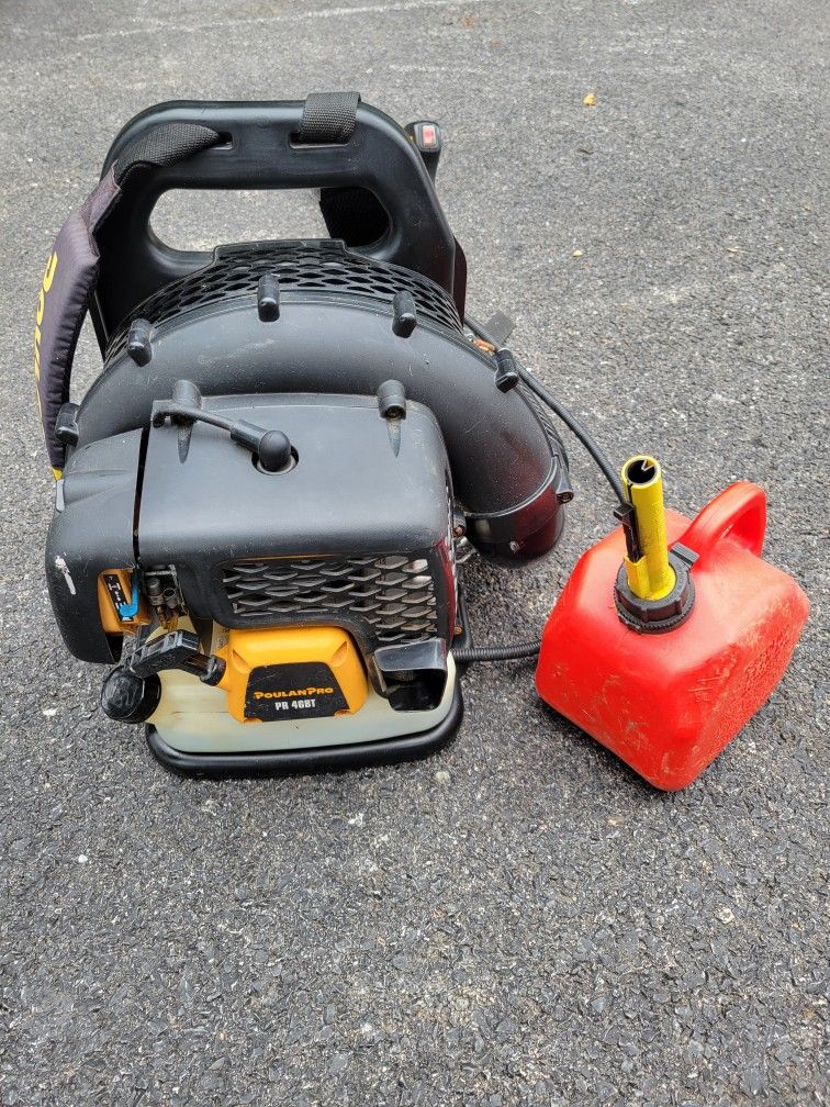 Poulan Pro PR46BT 46-cc 2-cycle 490-CFM 220-MPH Gas Backpack Leaf Blower. Small gas can included
