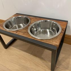 Dog Food & Water Bowl Set with Stand – Great Condition