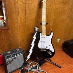 Squier Sonic Stratocaster Electric Guitar Pack With Fender Frontman 10G Amp