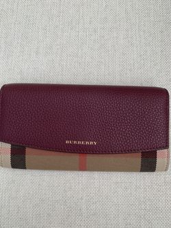 Authentic Burberry Womens Wallet Burgundy Check Organizer Zip-Around Logo Accent