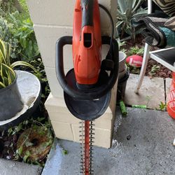 Black & Decker 22in HedgeHog Trimmer – Yard Work Ready 🔥