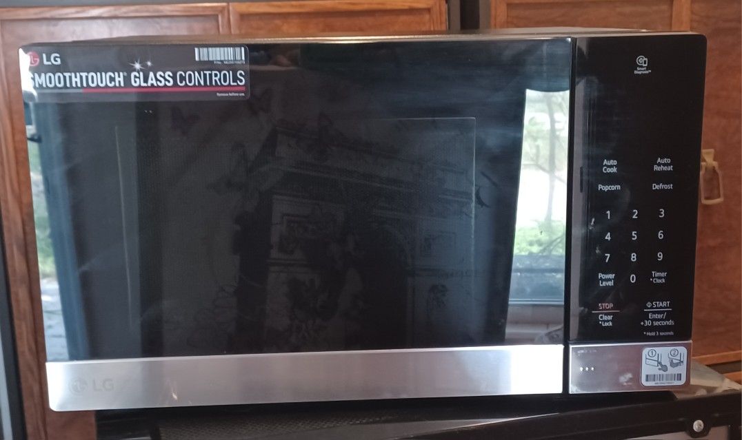 LG Model #MSER09905 Stainless Steel Countertop Microwave