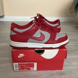 Nike Dunk Unlv