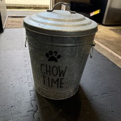 Free Dog Food Can With Dog Food