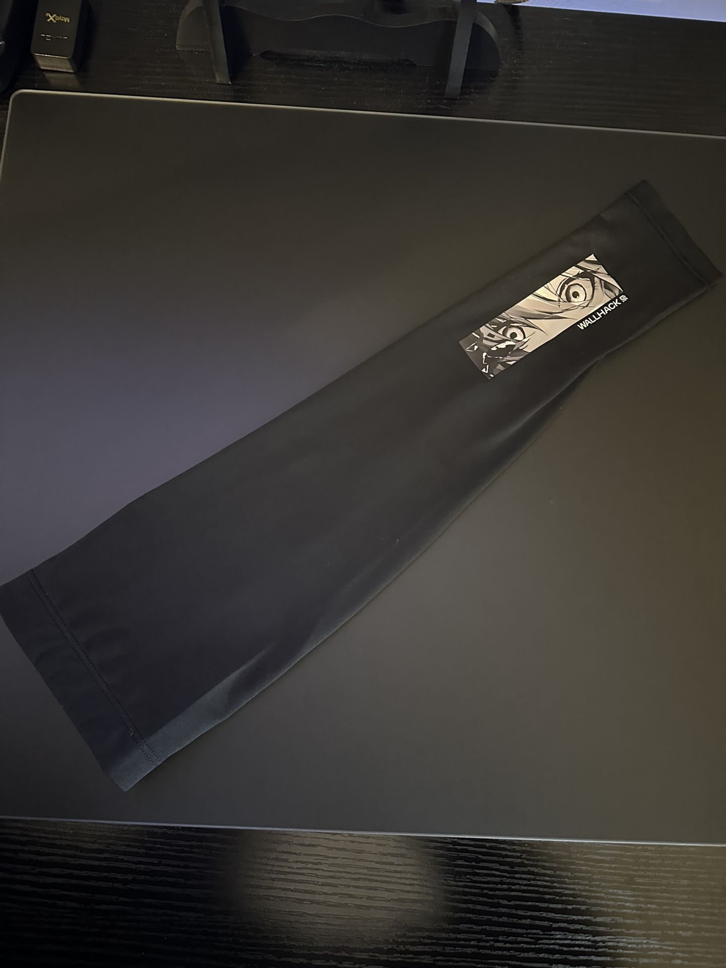 Wallhack Gaming Sleeve (Medium)