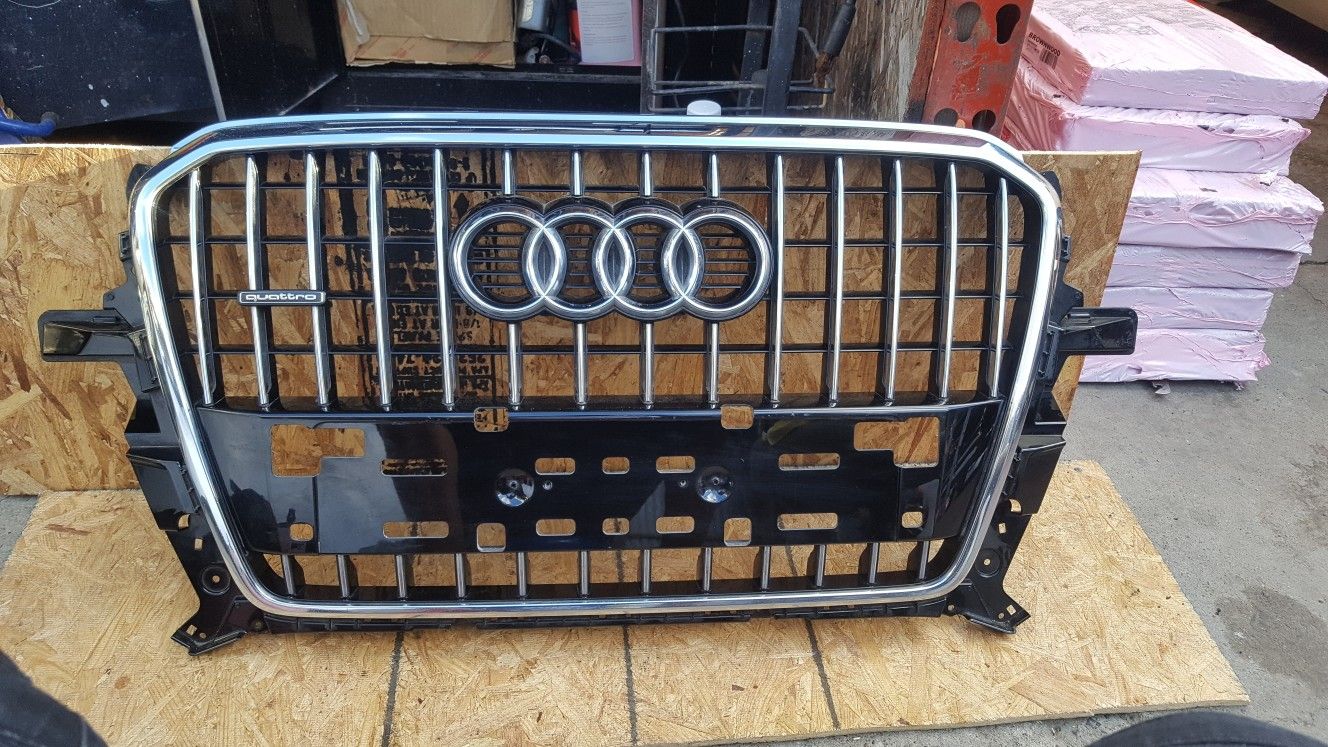 2013 2016 AUDI Q5 Front bumper grille OEM used 8R0.853.651 AB