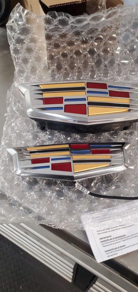 Front & Rear 2025 Cadillac Escalade Emblems