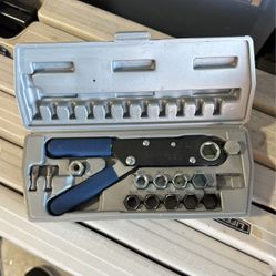 CRL 13 Piece Squeeze Wrench Set