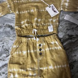 Two piece set for baby girl. Very cute.