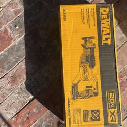Dewalt Saw