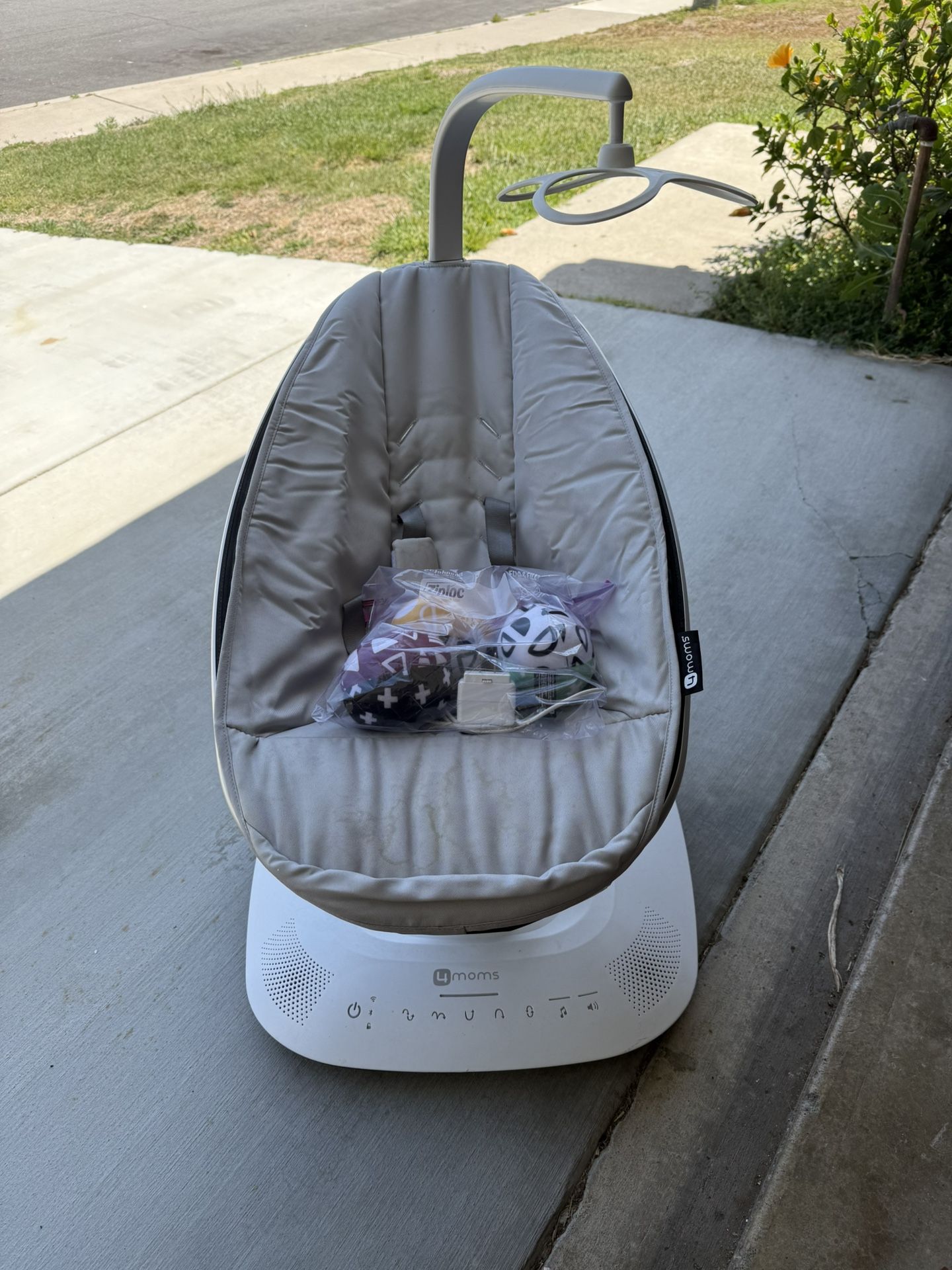Four Moms Baby Swing