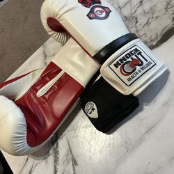 10oz Boxing gloves W/Hand Wrap