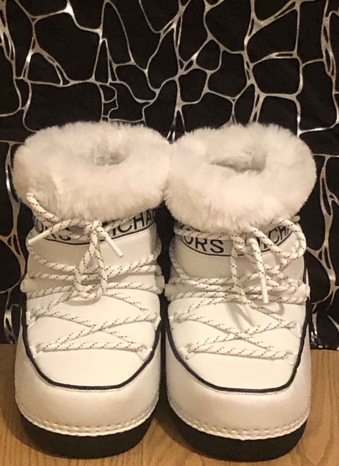 MK WINTER Boot White  8.0