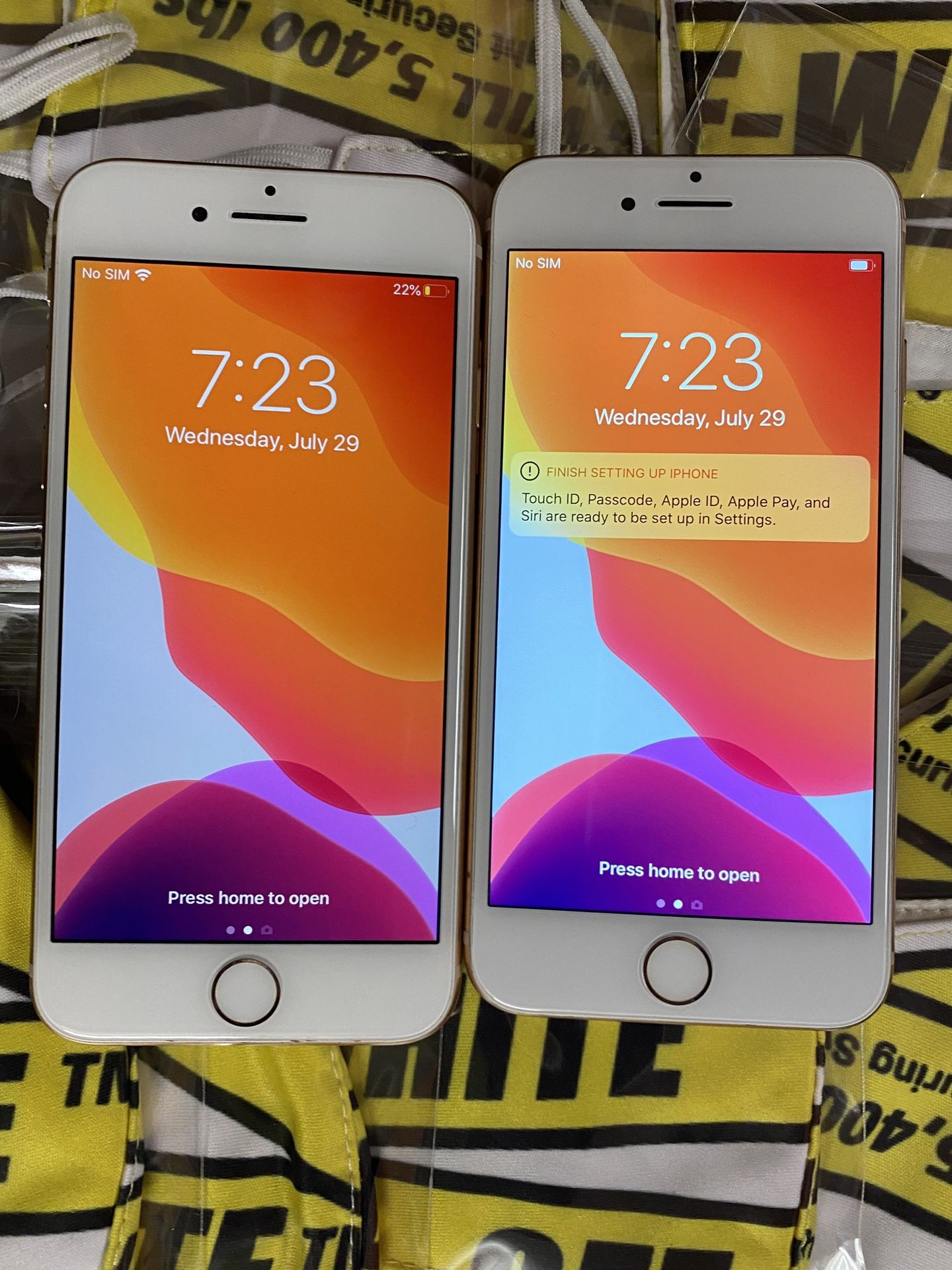 Factory unlocked apple iphone 8 64 gb, store warranty