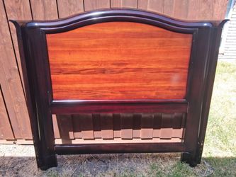 Wooden Headboard & Footboard/Cabecera y Piecero de Madera
