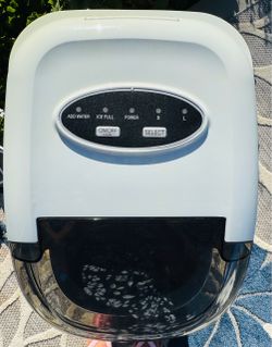 Ice Maker-Like New-Portable