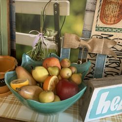 Pier 1 Basket With Fruits 