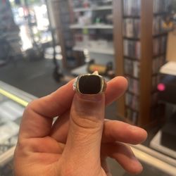 10 Karat Gold Men’s Onyx Ring 