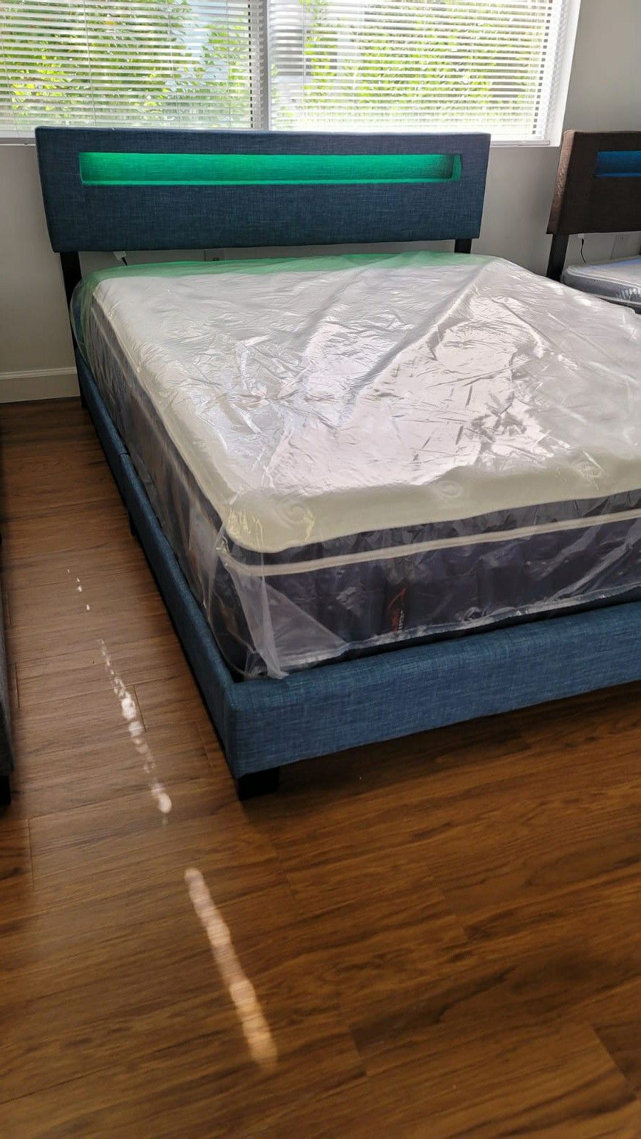 NEW QUEEN LUXURY PILLOW TOP MATTRESS 😊 Available in KING size 👌