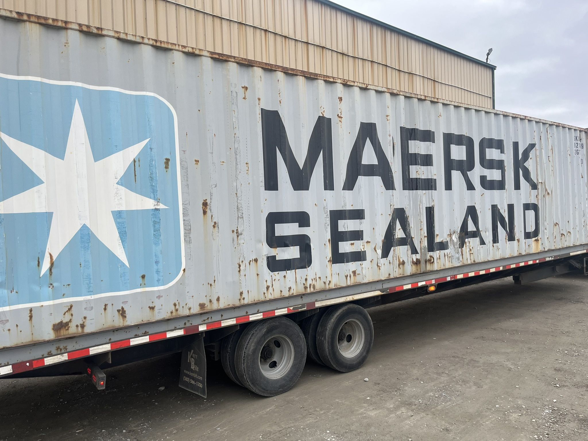40’ Shipping Containers