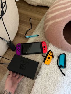 Nintendo Switch game console wth accessories