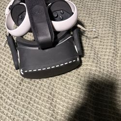 Oculus Quest 2, With Accessories