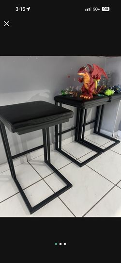 3 BAR STOOLS / Banquetas De Counter