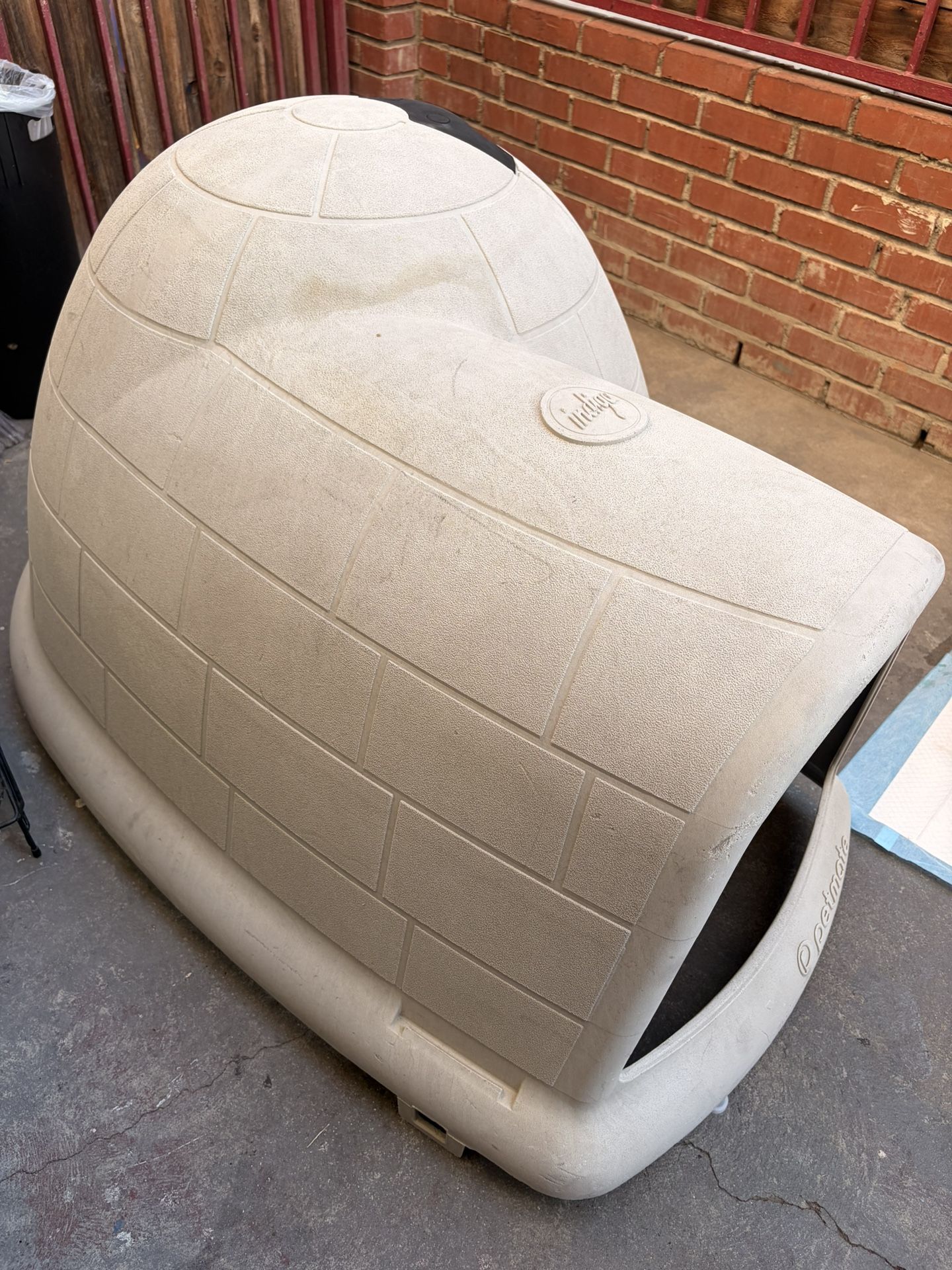 Pet mate Igloo Dog House